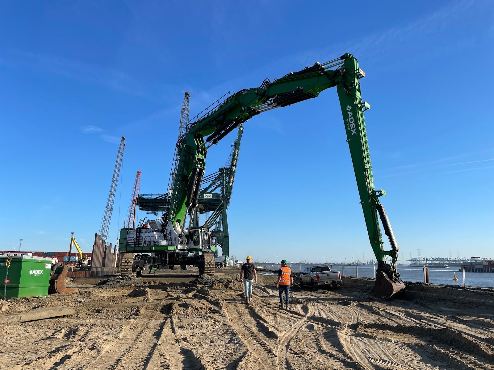 Large excavator with GeoDredge system