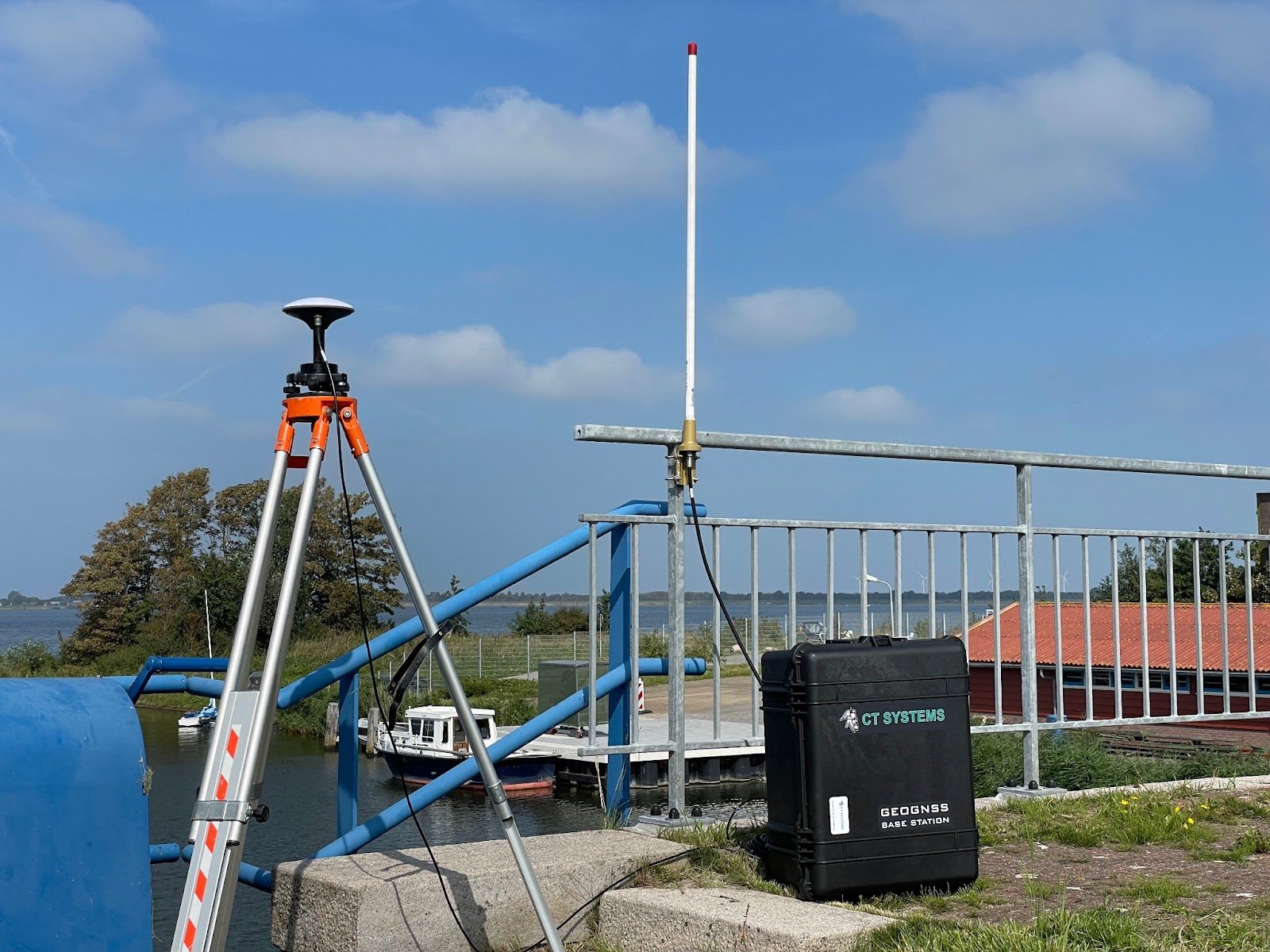 Portable – Plug & Play RTK GNSS Station for Bell Dredging
