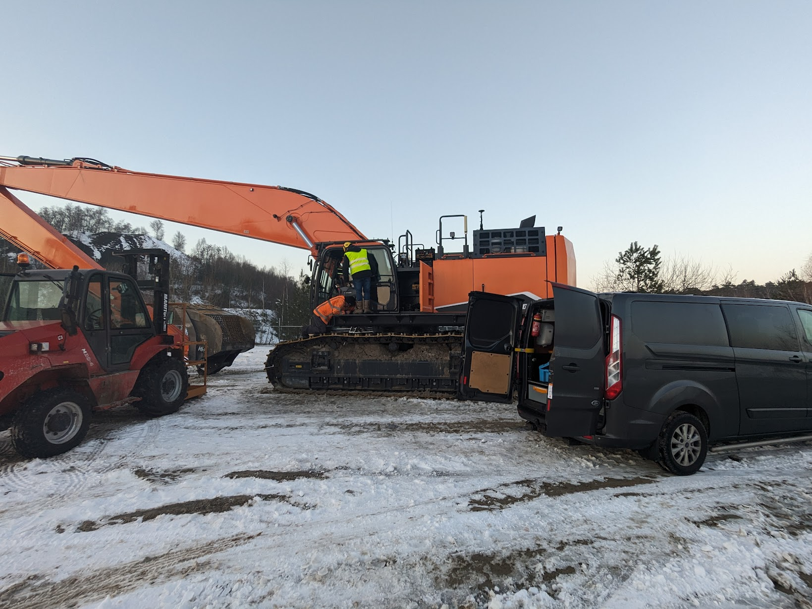Rebuild from Grab Dredge to Excavator